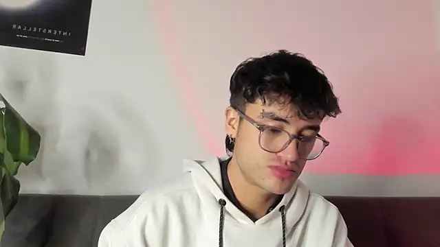 charlie_dicker's cam snapshot