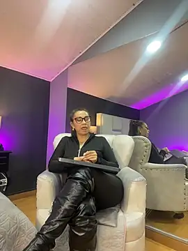 Samantha_Milf__'s cam snapshot