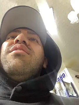 JuanZapata33 live sex cam