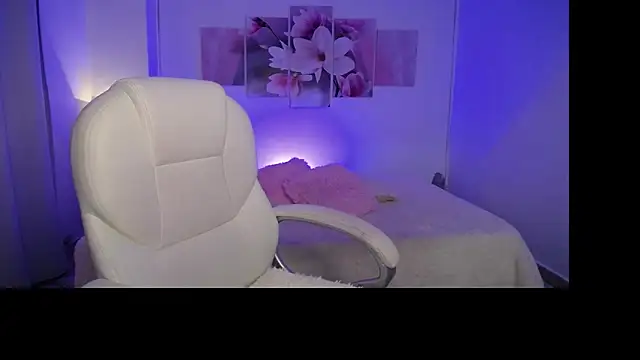 selene_rouse_'s cam snapshot