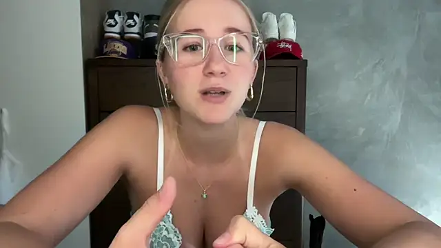 itssosierra live sex cam