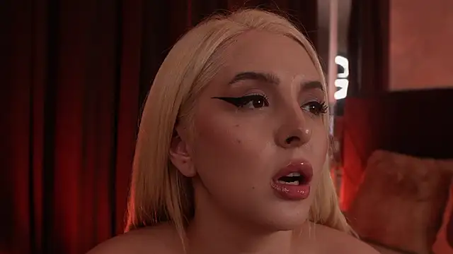 VictoriaMorrone live sex cam