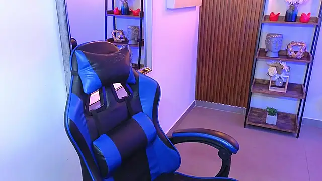 Kenya--Buhle live sex cam