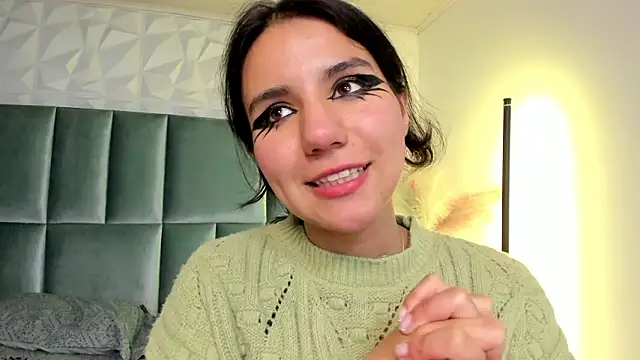 HollyPeach's cam snapshot