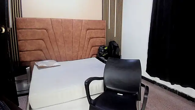 MATHY_ROBERT live sex cam