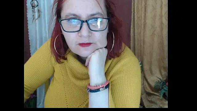 PlayfullMature's cam snapshot