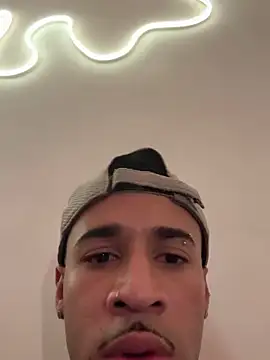 HickPietro live sex cam