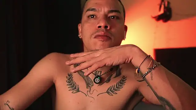 AlphaMasterXxx live sex cam