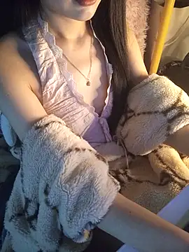 Lynda_2x live sex cam