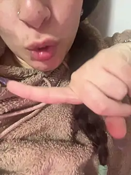 lylyacachonda live sex cam