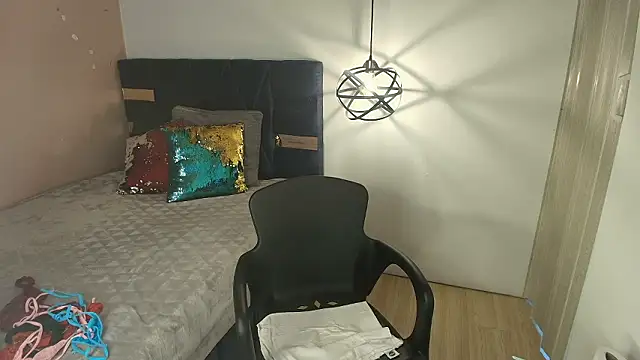 Charlotte__Gray's cam snapshot