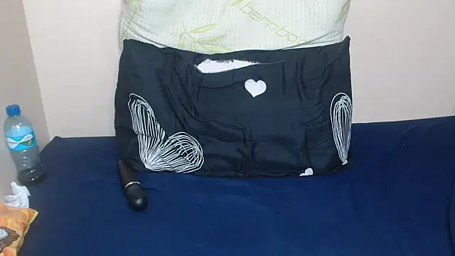 __JuicyAss_ live sex cam