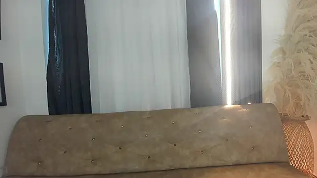 Clarita_Hill's cam snapshot