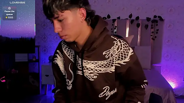 kaelwolf_tay live sex cam