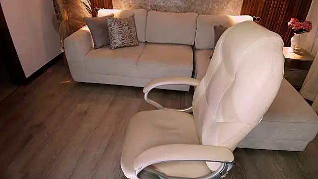 Megann_Williamss's cam snapshot