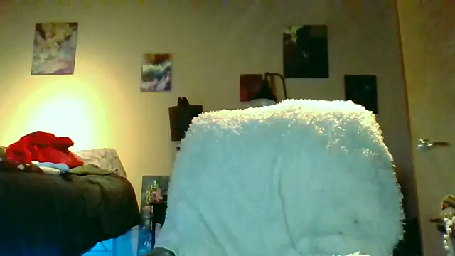 eatmeplease44's cam snapshot