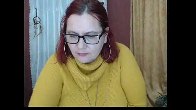 PlayfullMature's cam snapshot