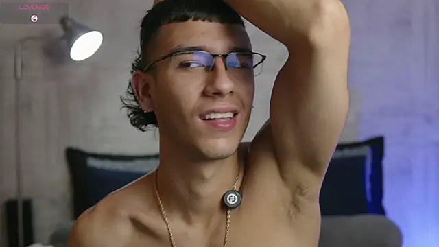 SymonPrince live sex cam