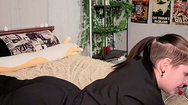 BevHanni's cam snapshot