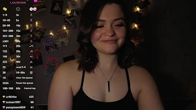 YummyTira's cam snapshot