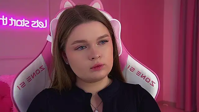 CrystalLyons live sex cam