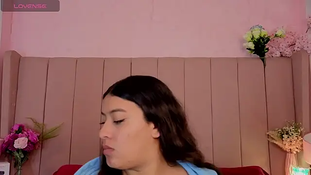 MollyBigBoobs12's cam snapshot