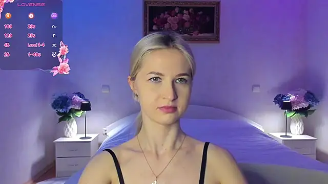 Julie_Blaze's cam snapshot