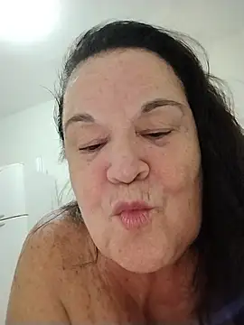 Yaya_Mineira live sex cam