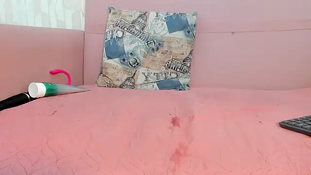 lara_murphy's cam snapshot