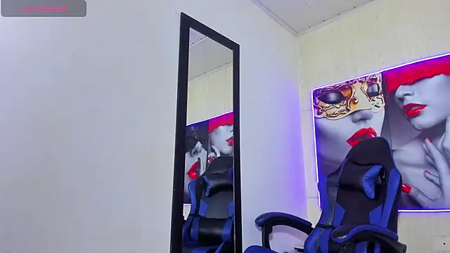 Raven_Rouge_'s cam snapshot