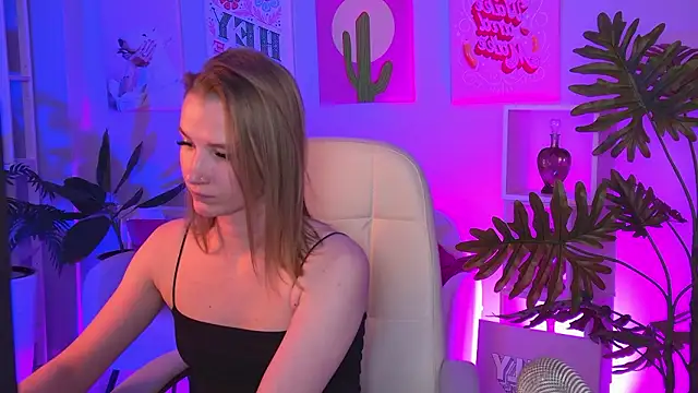 Megan_Rodgers's cam snapshot