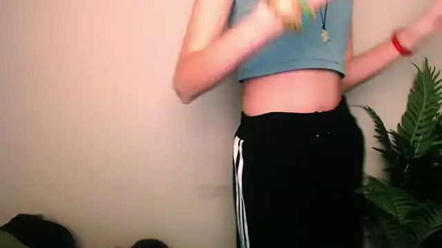 GuessMe___'s cam snapshot