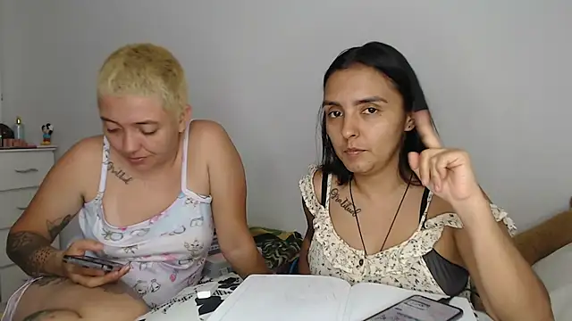 kathy_luisa's cam snapshot