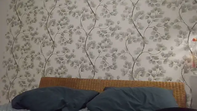 NyraLuna live sex cam