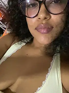 Kittybrown18 live sex cam