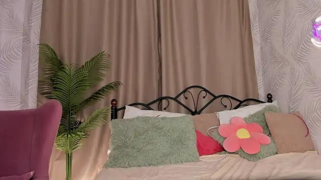 Hi__Karuuu live sex cam