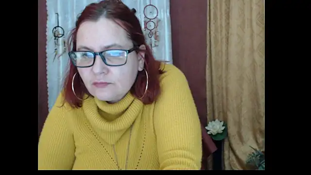 PlayfullMature live sex cam