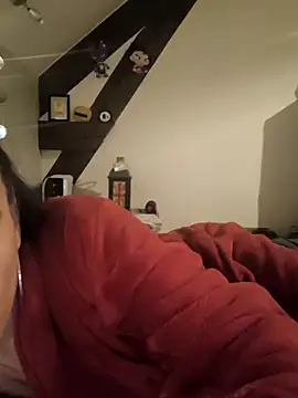 Sosso19squirt live sex cam