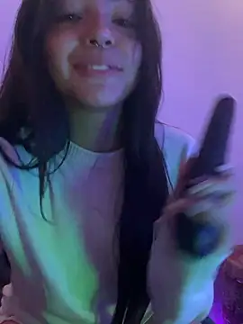 laraa_rous's cam snapshot