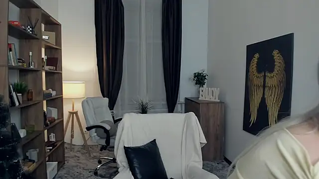 KristalCrowner live sex cam