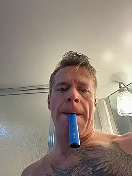 DILFiGuess1 live sex cam