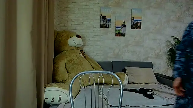 Anika_bloom's cam snapshot