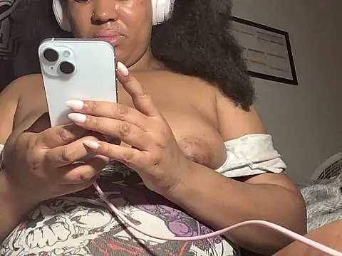 Sexy_ebony_BunNey's cam snapshot