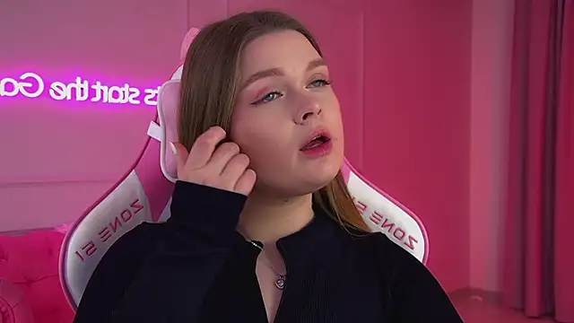 CrystalLyons's cam snapshot