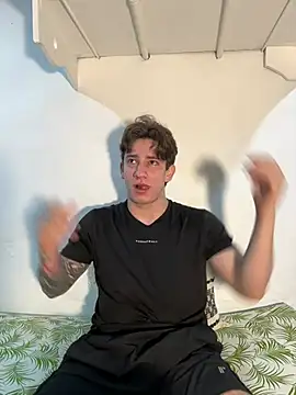 AteneoJr's cam snapshot