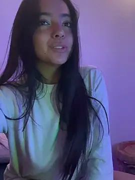 laraa_rous's cam snapshot