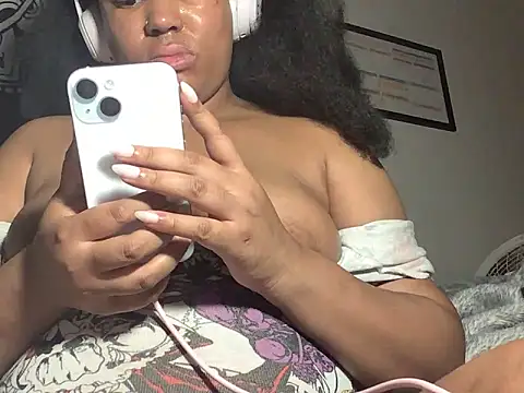 Sexy_ebony_BunNey's cam snapshot