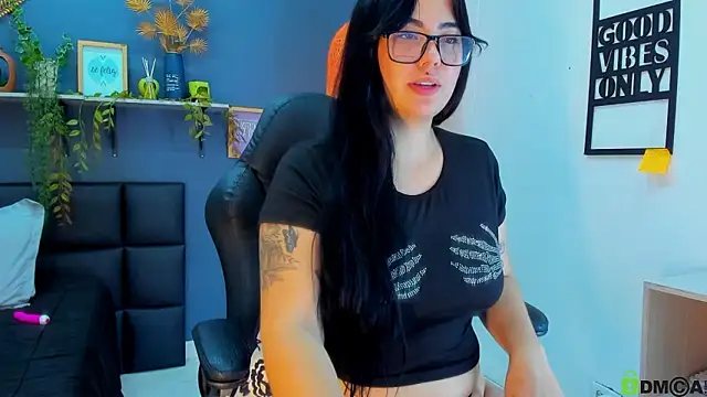 eliza_pink24's cam snapshot