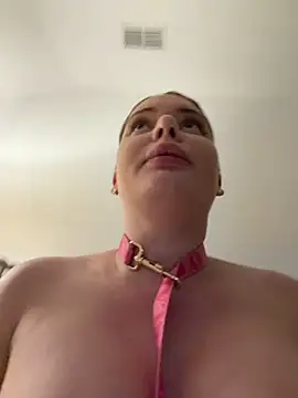 mangolini_parrocini live sex cam