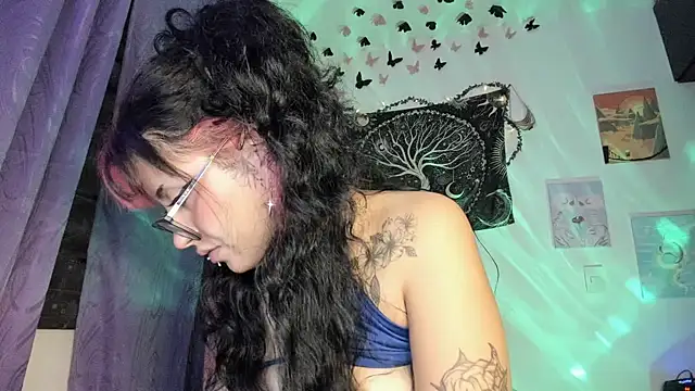 Pinky_promiseex's cam snapshot